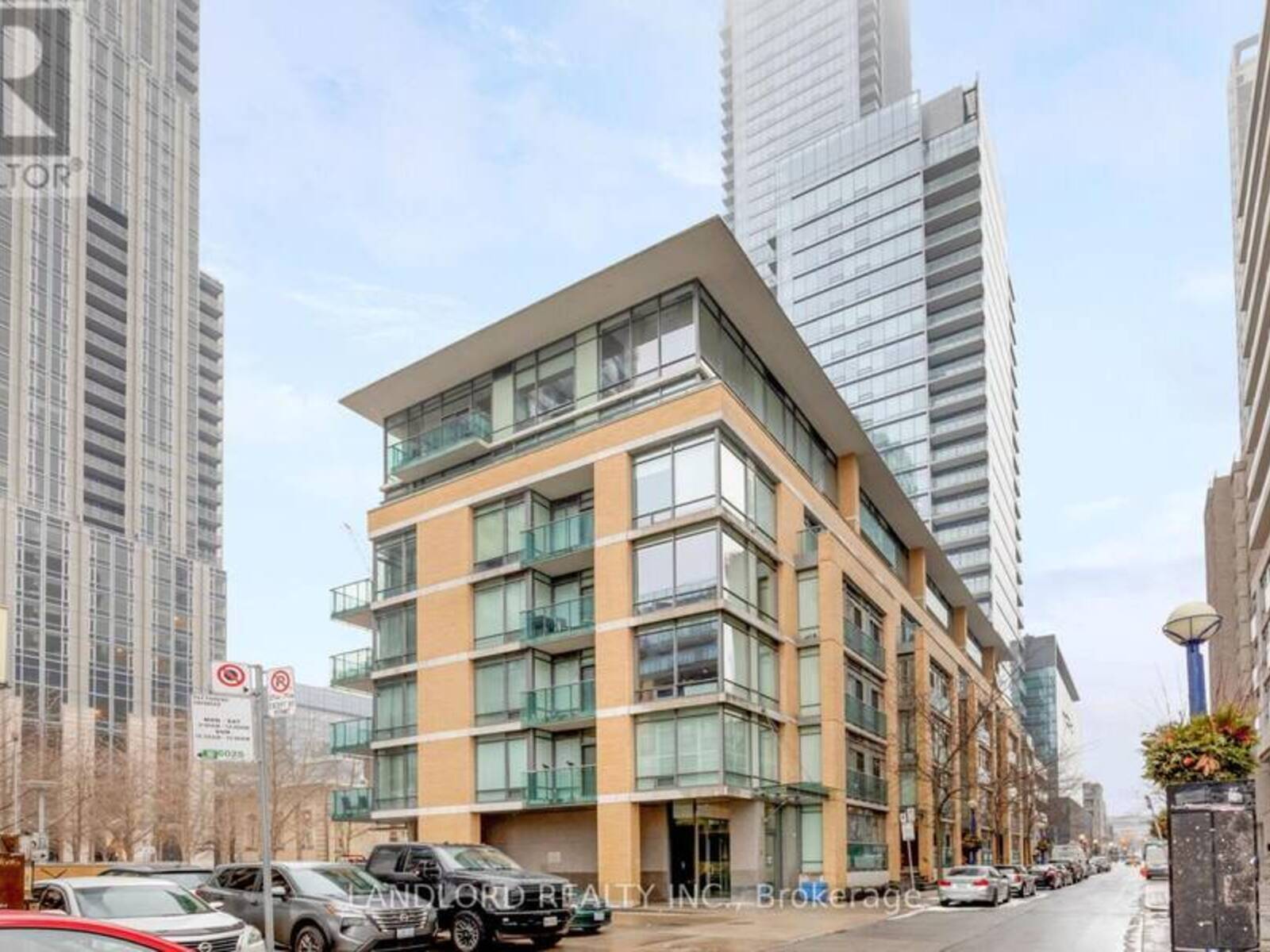 209 - 21 SCOLLARD STREET, Toronto, Ontario M5R 1G1