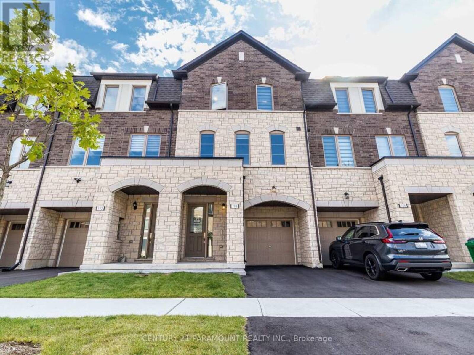 110 HALLIFORD PLACE, Brampton, Ontario L6P 0N5