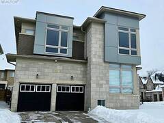 2 LAKE LENORA AVENUE Nobleton Ontario, L7P 0P7