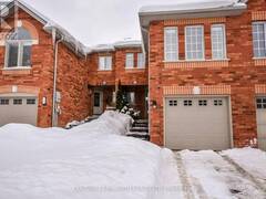 8 BAILEY COURT Barrie Ontario, L4N 8N1