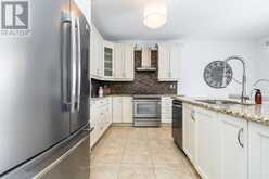 195 EMMA BROADBENT COURT | Newmarket Ontario | Slide Image Thirteen