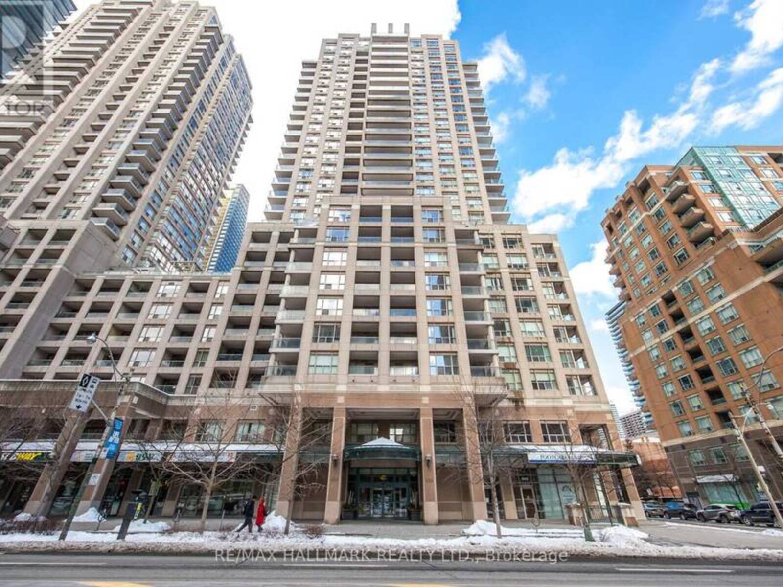 709 - 909 BAY STREET, Toronto, Ontario M5S 3G2