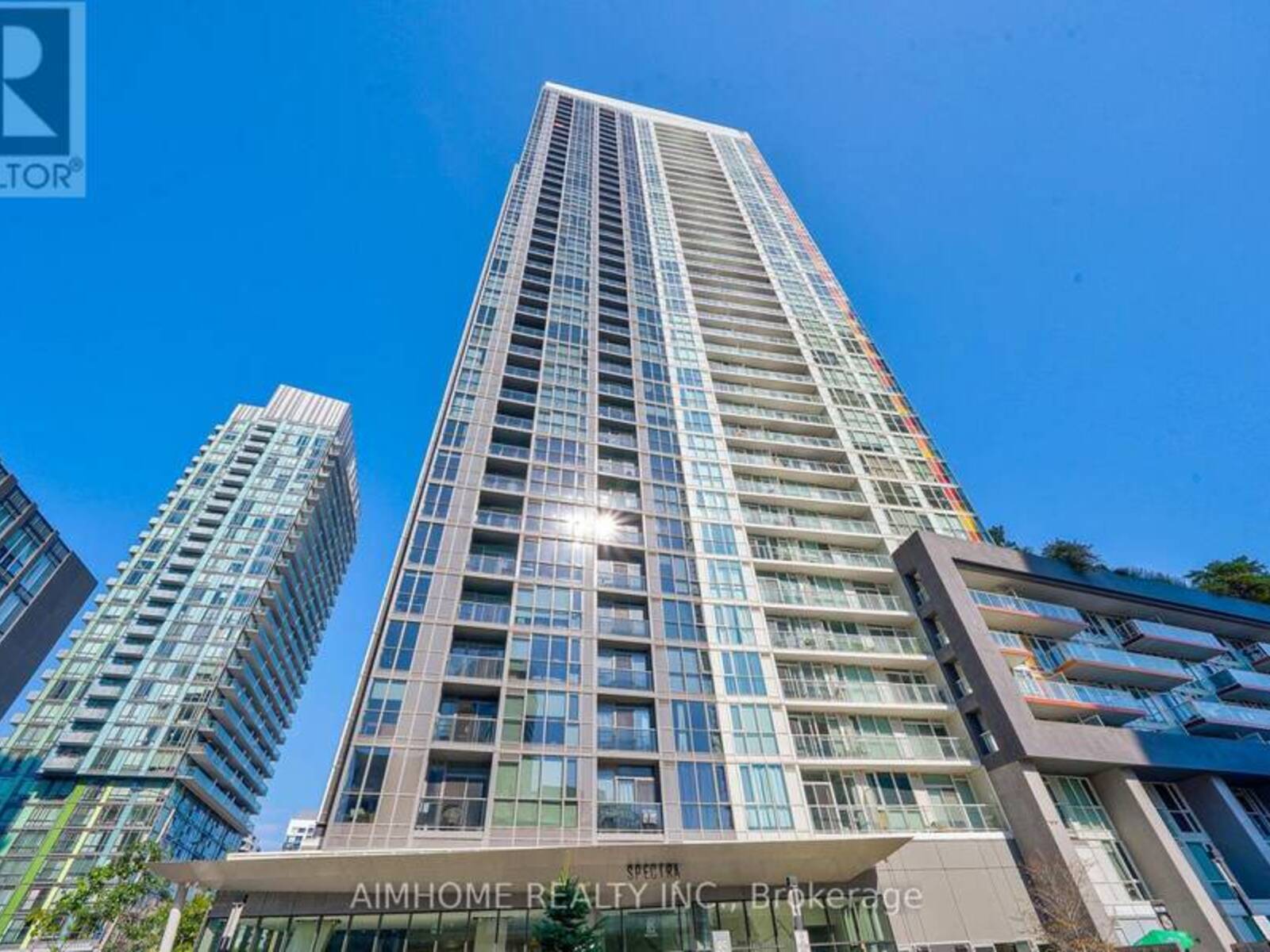 906 - 85 QUEENS WHARF ROAD, Toronto, Ontario M5V 0J9