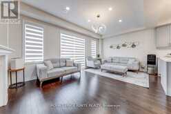 20 ICEMAKER WAY | Whitby Ontario | Slide Image Fifteen