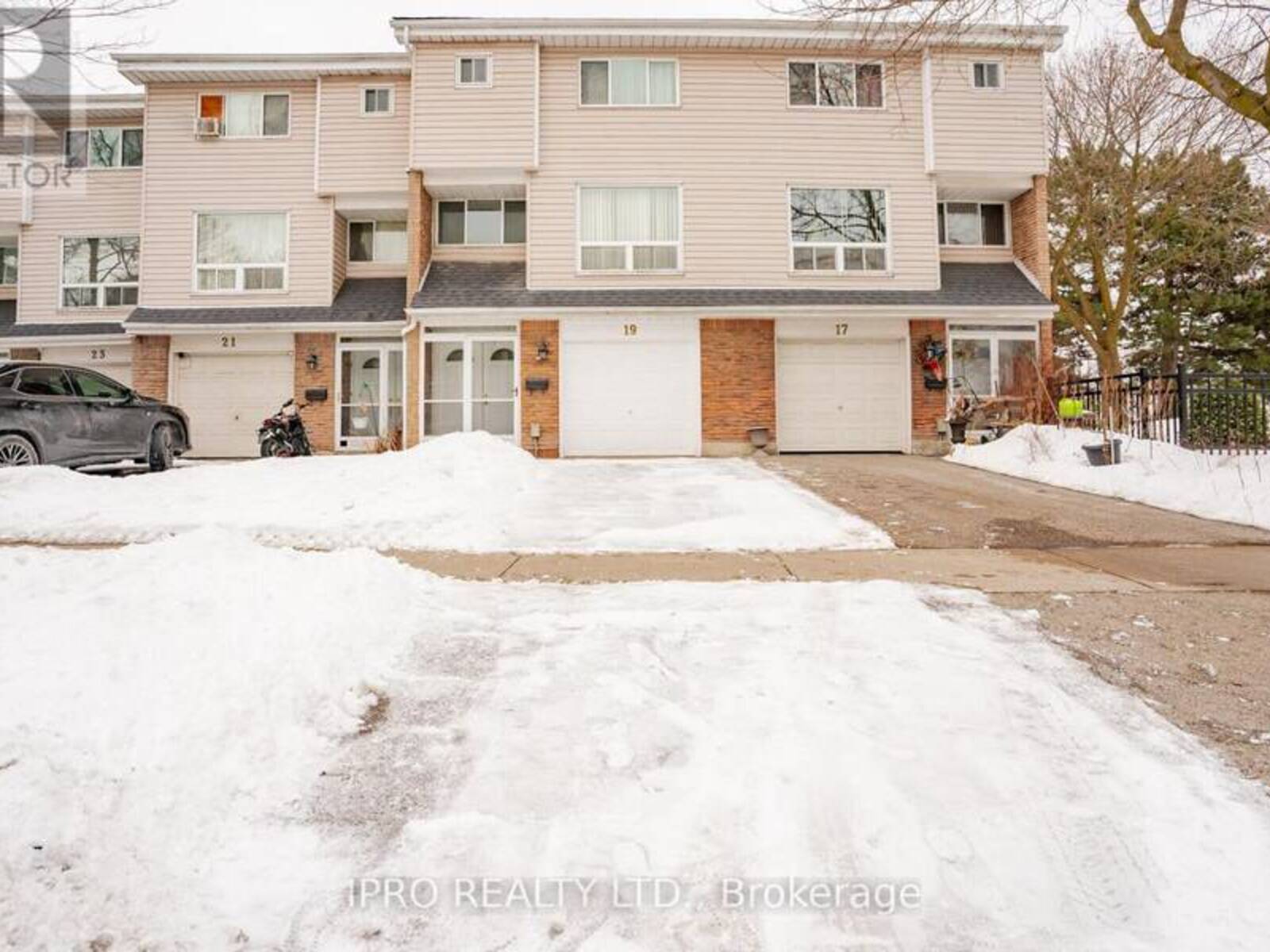 20 - 19 CELESTE DRIVE, Toronto, Ontario M1E 2V2