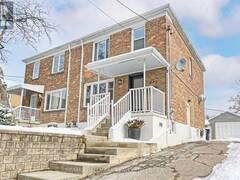 471 GILBERT AVENUE Toronto Ontario, M6E 4X4