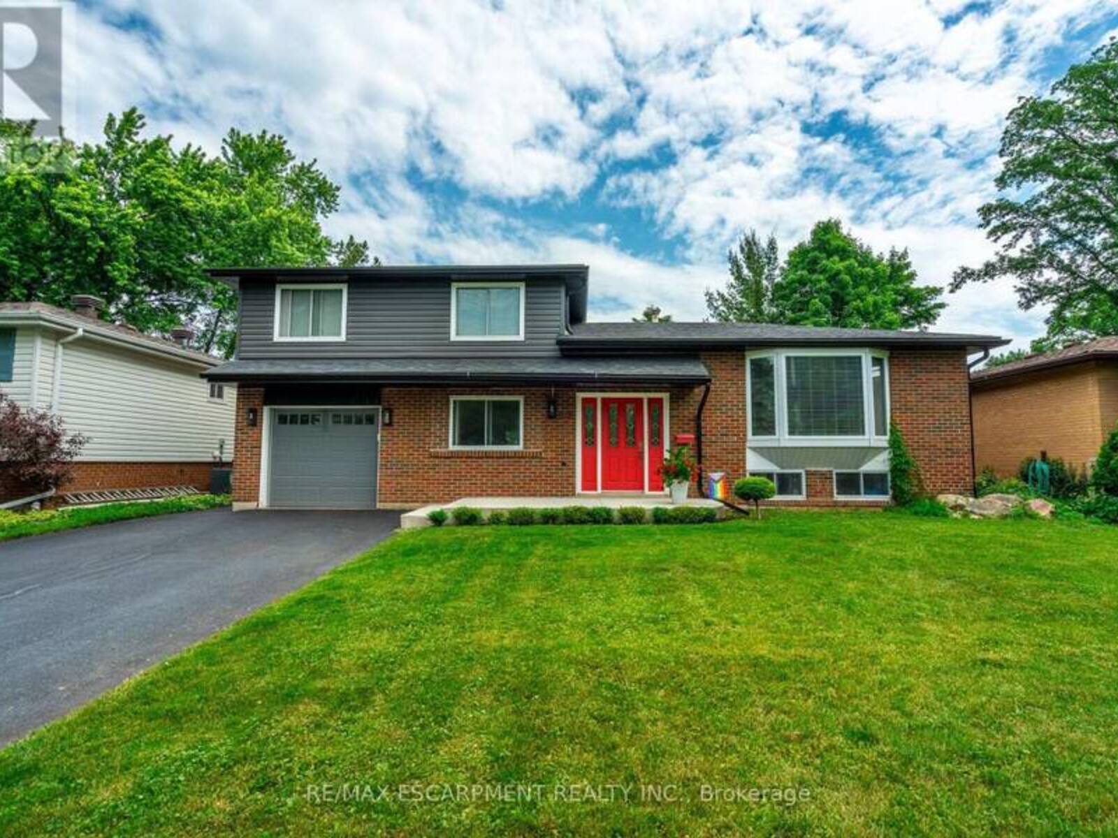 5286 WOODHAVEN DRIVE, Burlington, Ontario L7L 3T4