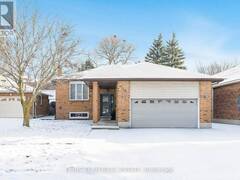 110 CHIEFTAIN CRESCENT Barrie Ontario, L4N 6J3