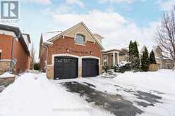 10 SUNRISE RIDGE TRAIL | Whitchurch-Stouffville Ontario | Slide Image Four