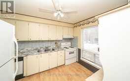 49 - 1 WOOTTEN WAY S | Markham Ontario | Slide Image Nine