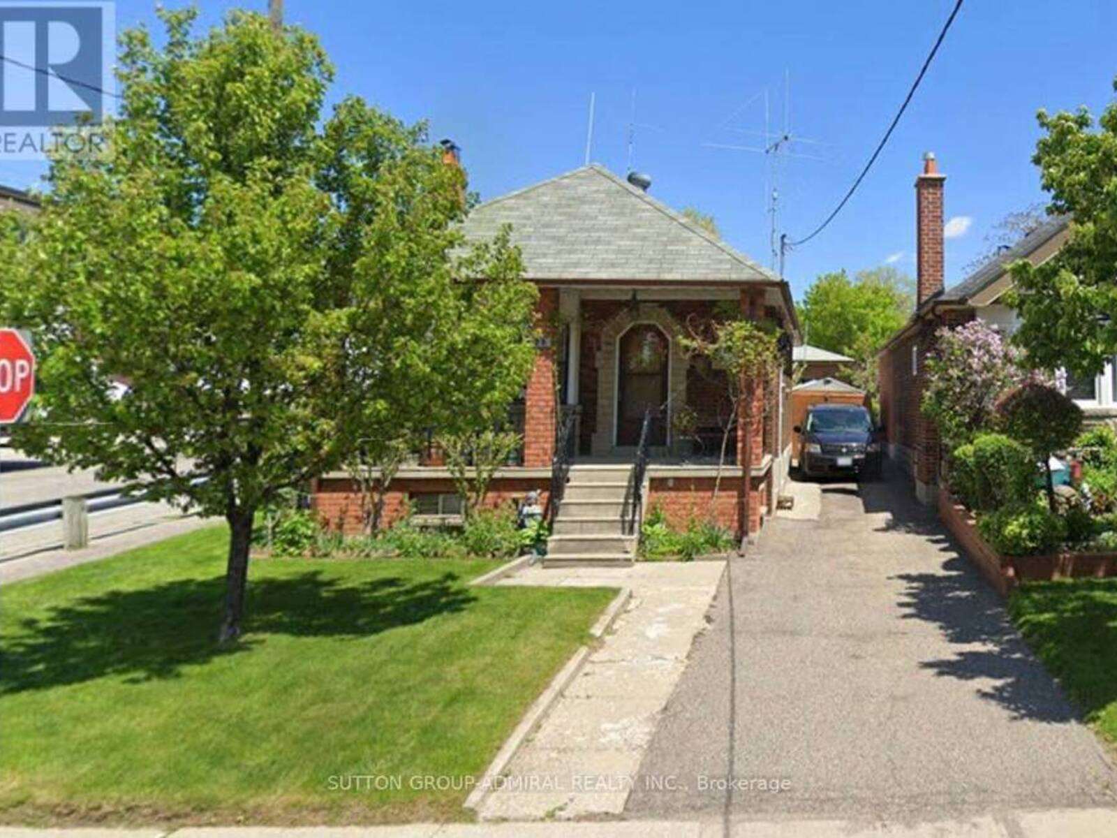 77 CHAMBERLAIN AVENUE, Toronto, Ontario M6E 4J9