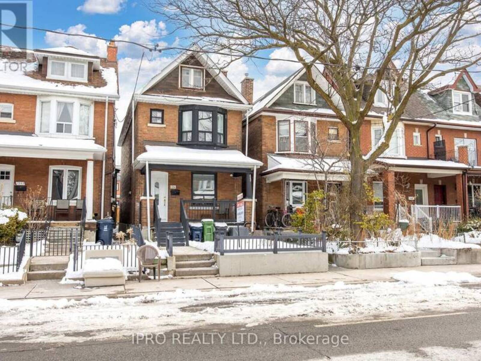 1351 LANSDOWNE AVENUE E, Toronto, Ontario M6H 3Z9