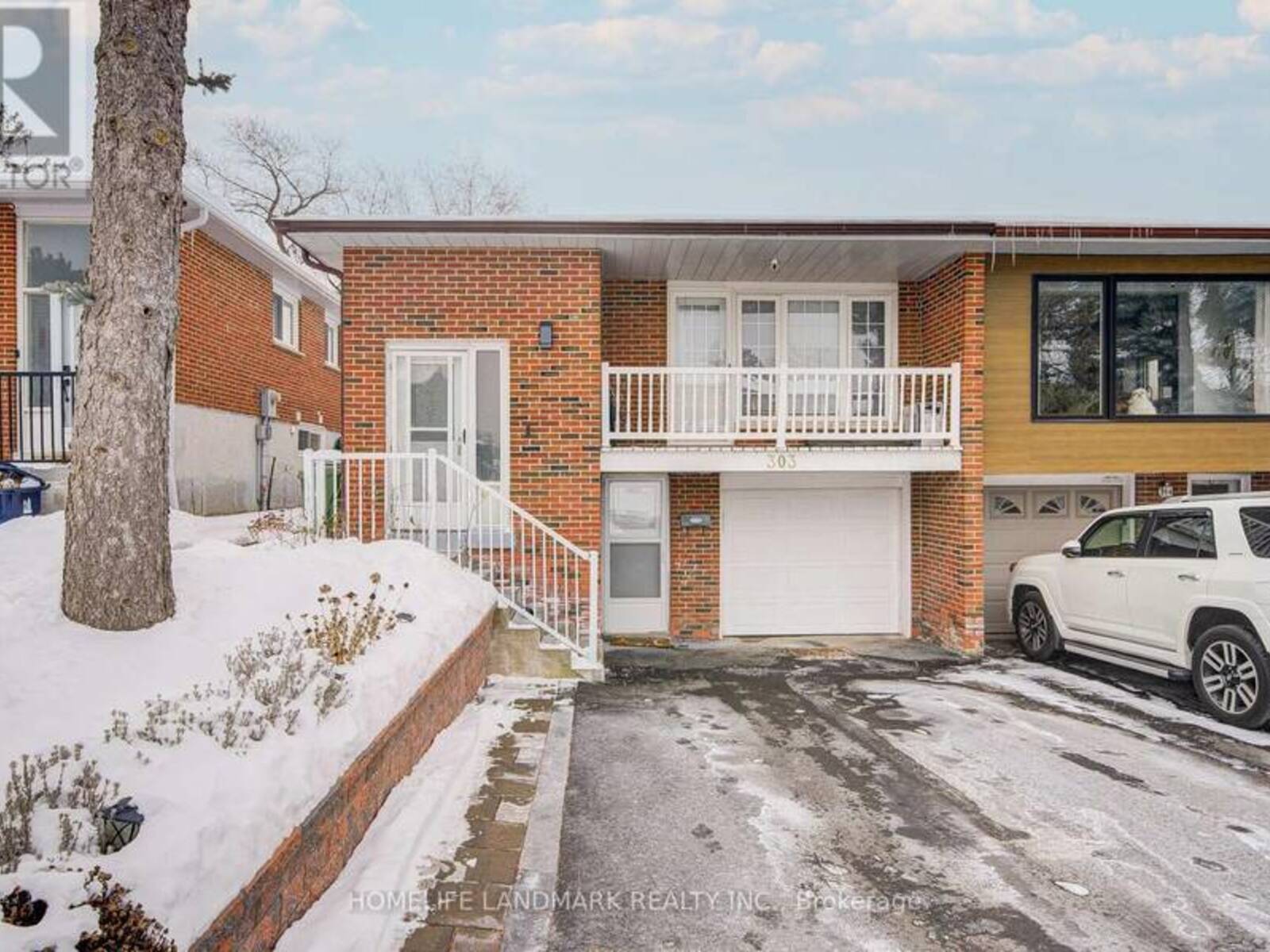 303 TIMBERBANK BOULEVARD, Toronto, Ontario M1W 2G9