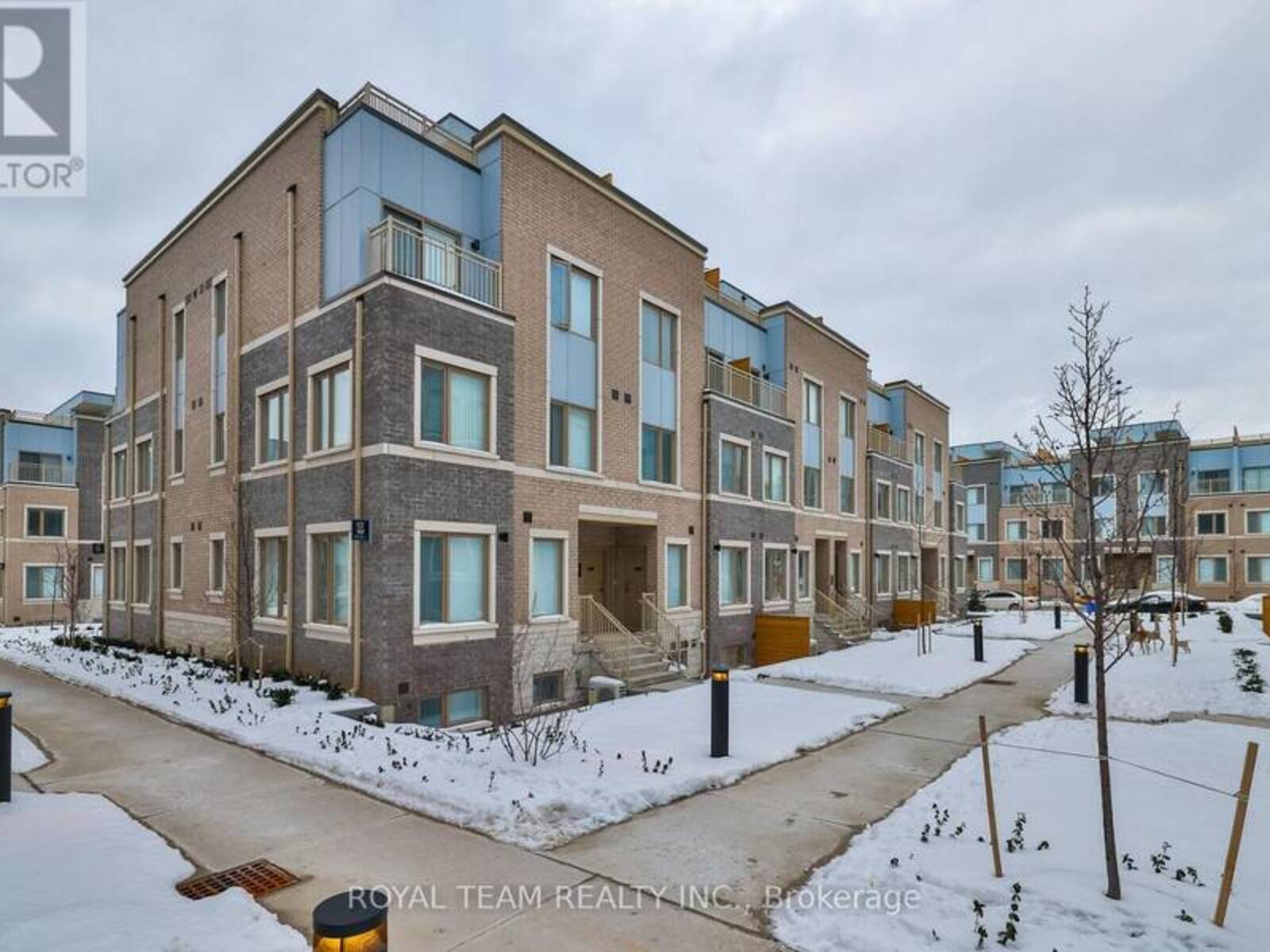 224 - 131 HONEYCRISP CRESCENT, Vaughan, Ontario L4K 0N7