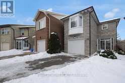 68 BAYWOOD CIRCUIT | Markham Ontario | Slide Image Three