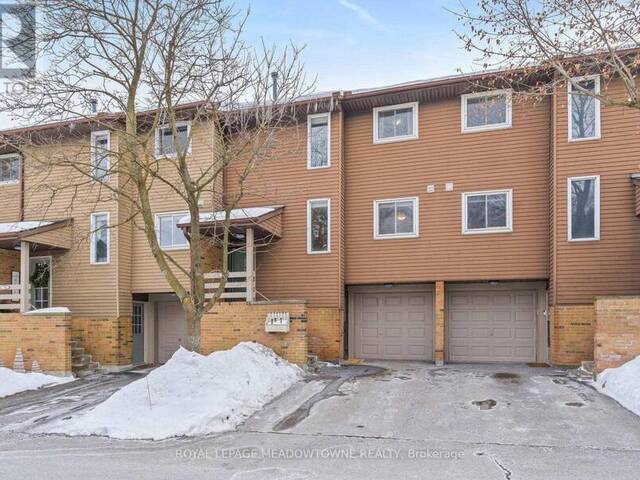 16 LYNDEN CIRCLE Halton Hills Ontario, L7G 4Y8 - 3 Bedrooms Condo For Sale