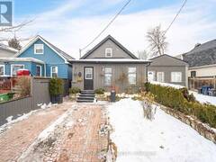 48 GUESTVILLE AVENUE Toronto Ontario, M6N 4N2