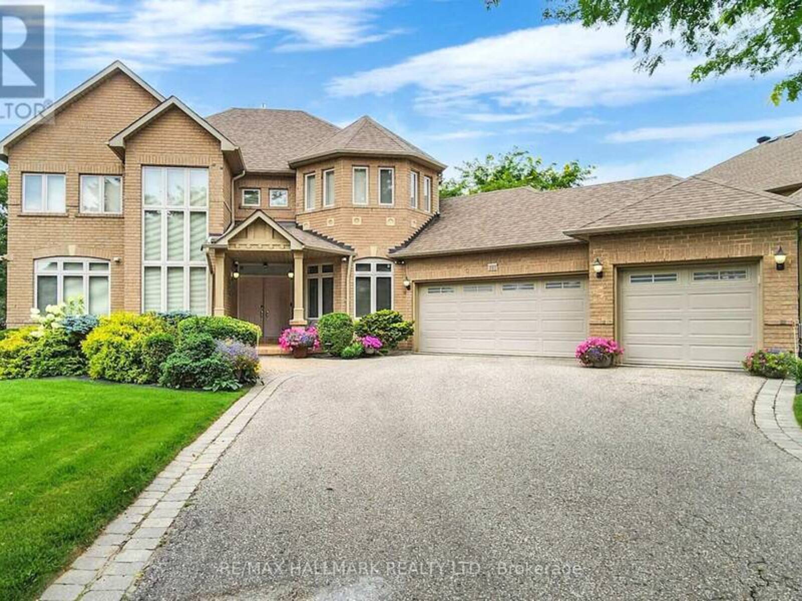 151 NEVADA CRESCENT, Vaughan, Ontario L6A 2V4