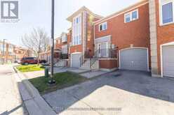 4 - 80 MCCALLUM DRIVE | Richmond Hill Ontario | Slide Image Three