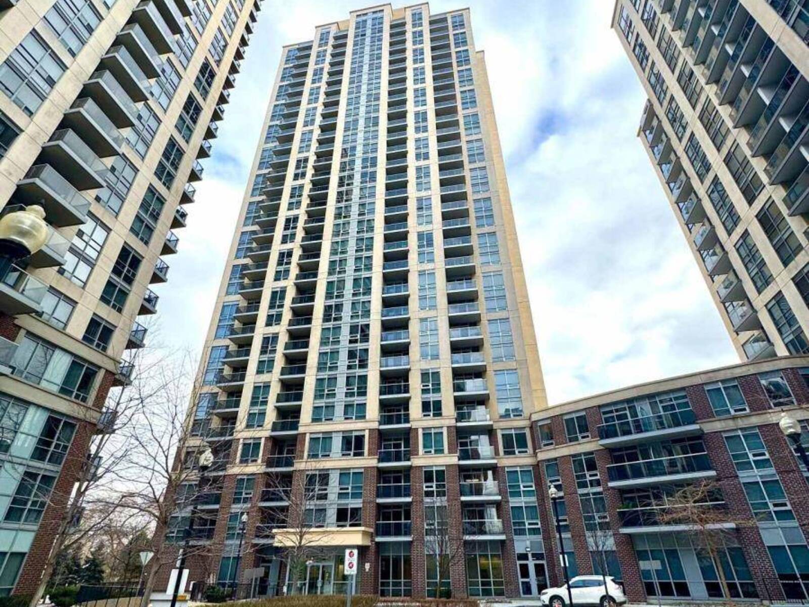 605 - 3 MICHAEL POWER PLACE, Toronto, Ontario M9A 0A2