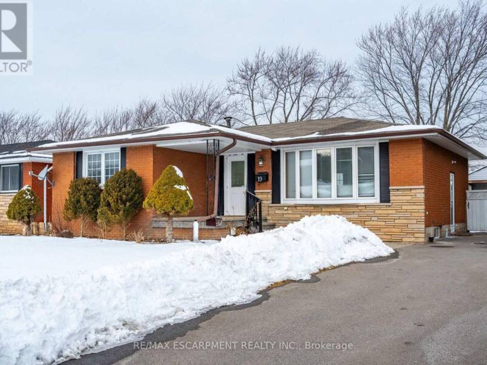 19 WINTHROP PLACE, Hamilton, Ontario L8G 3M3