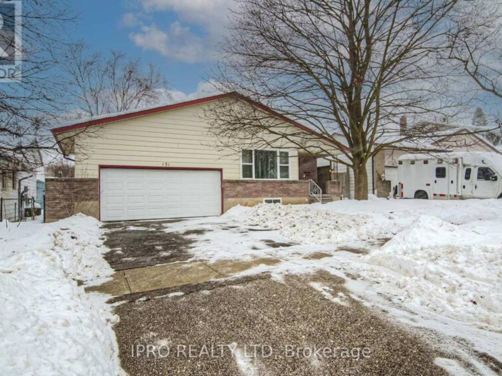 131 HILLBROOK CRESCENT, Kitchener, Ontario N2N 1J4