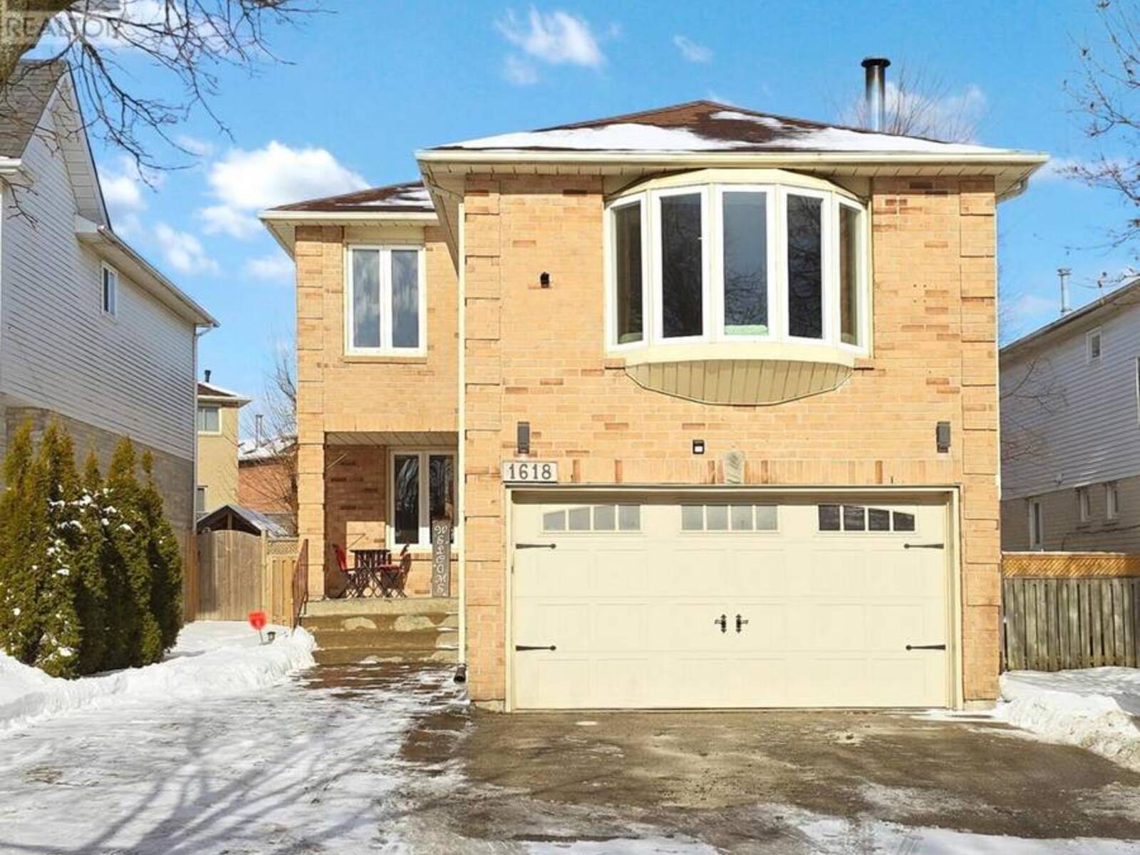 1618 MCBRADY CRESCENT, Pickering, Ontario L1X 2B6