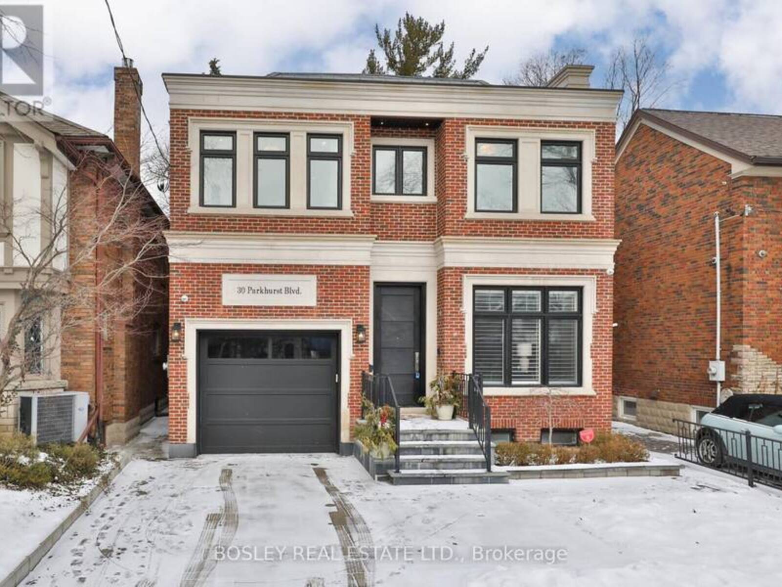 30 PARKHURST BOULEVARD, Toronto, Ontario M4G 2C6