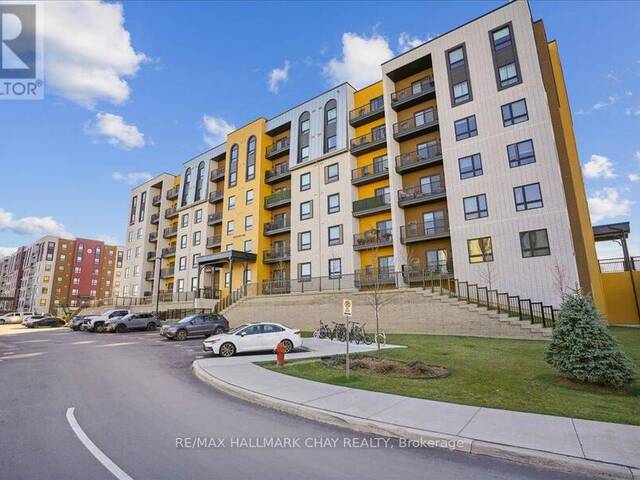 402 - 8 CULINARY LANE Barrie Ontario, L9J 0T2 - 3 Bedrooms Condo For Sale