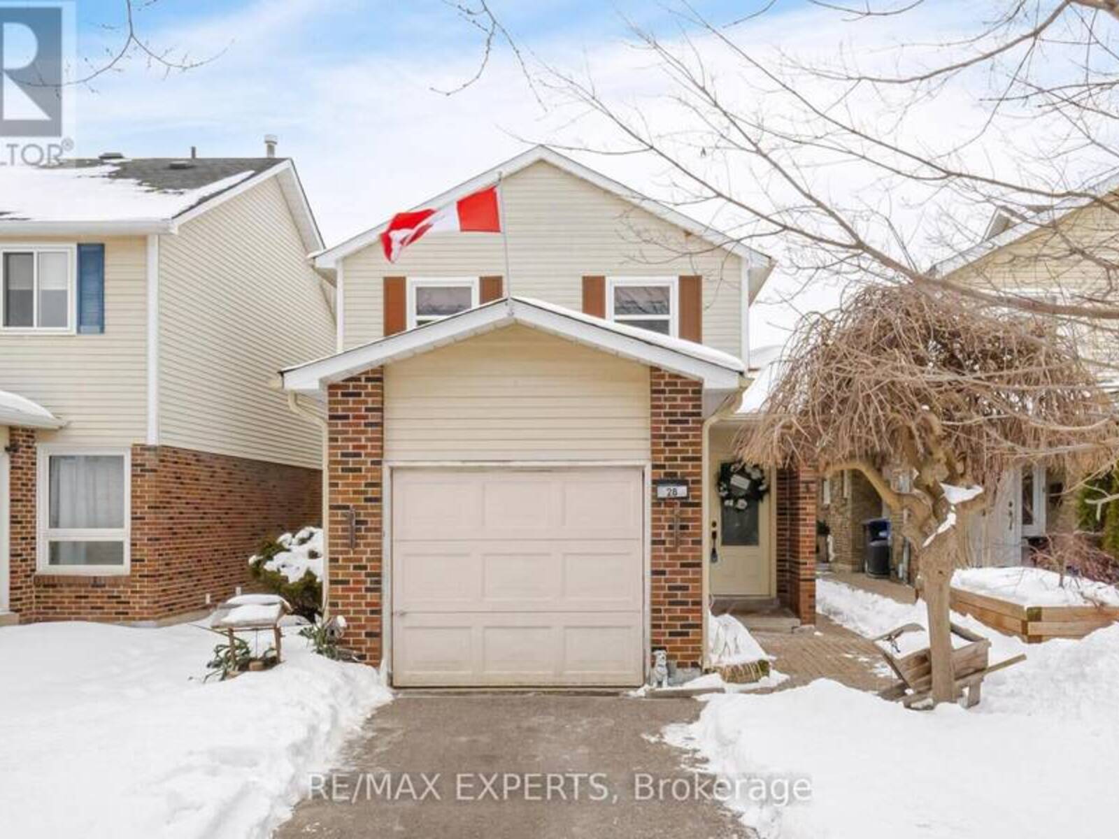 28 TRAVERSTON COURT, Brampton, Ontario L6Z 1C9