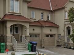 20 BEACHVILLE CIRCLE Brampton Ontario, L6X 0V3