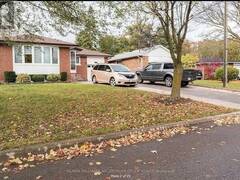 243 HARRYGAN CRESCENT Richmond Hill Ontario, L4C 4J2