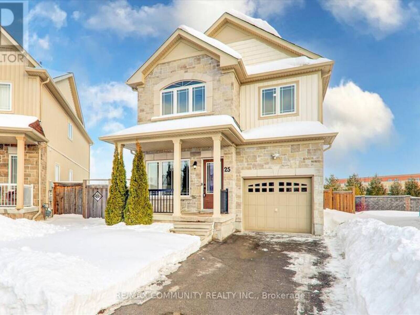 25 MANTZ CRESCENT, Whitby, Ontario L1R 0L3