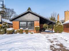 10 SEALCOVE DRIVE E Toronto Ontario, M9C 2C5