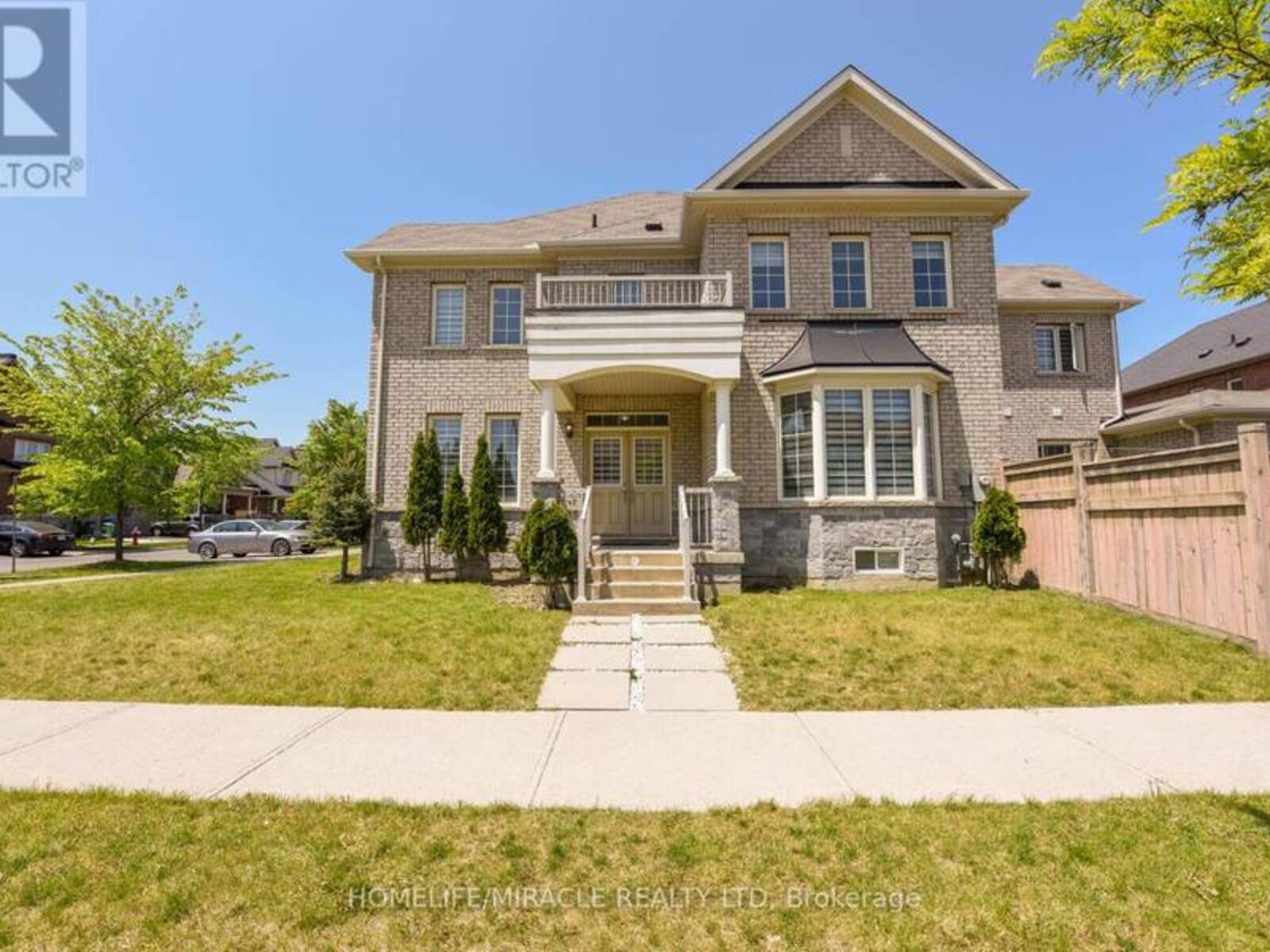 2 LORENZO CIRCLE, Brampton, Ontario L6R 0Z9