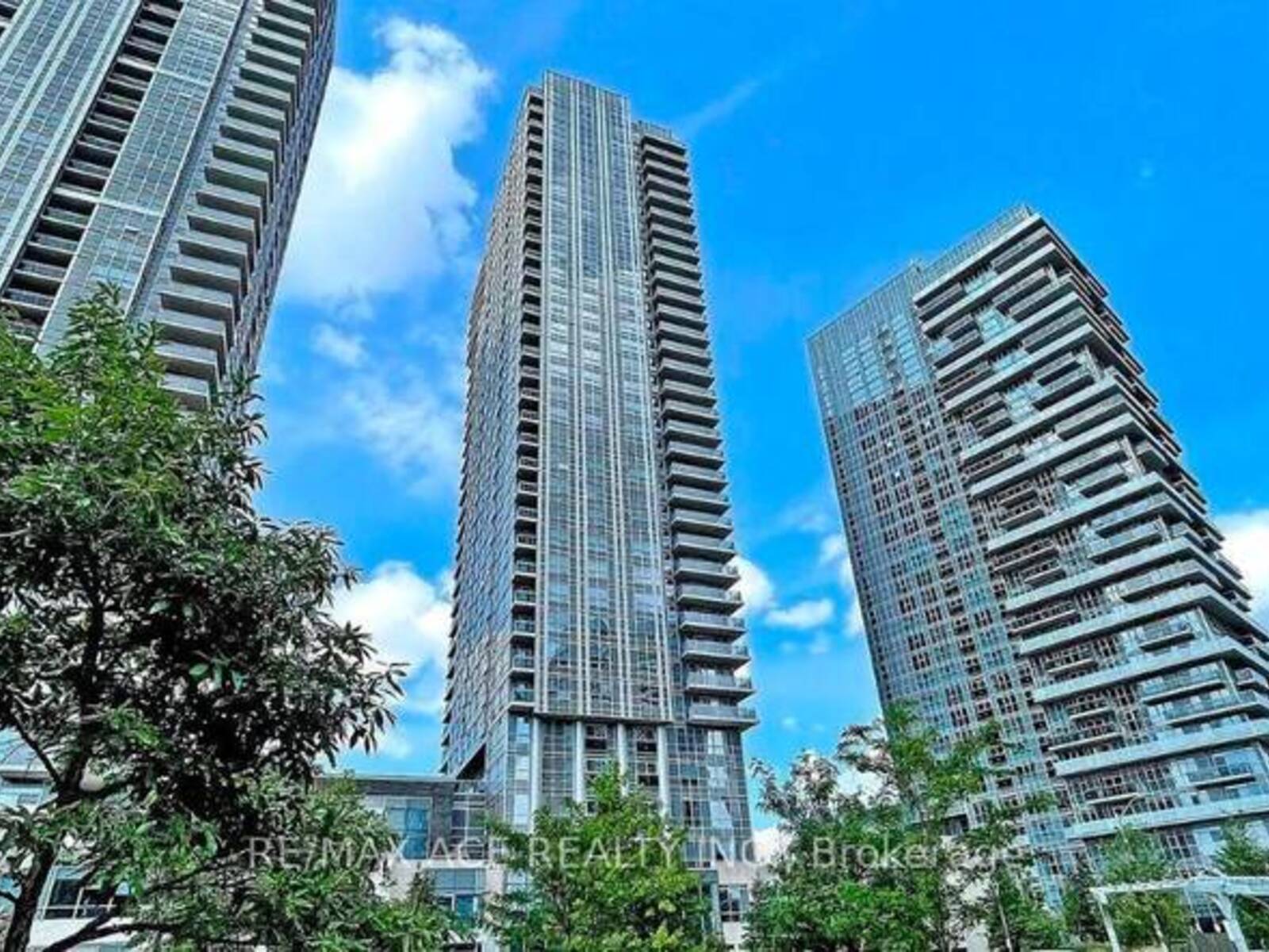 409 - 255 VILLAGE GREEN SQUARE, Toronto, Ontario M1S 0L7