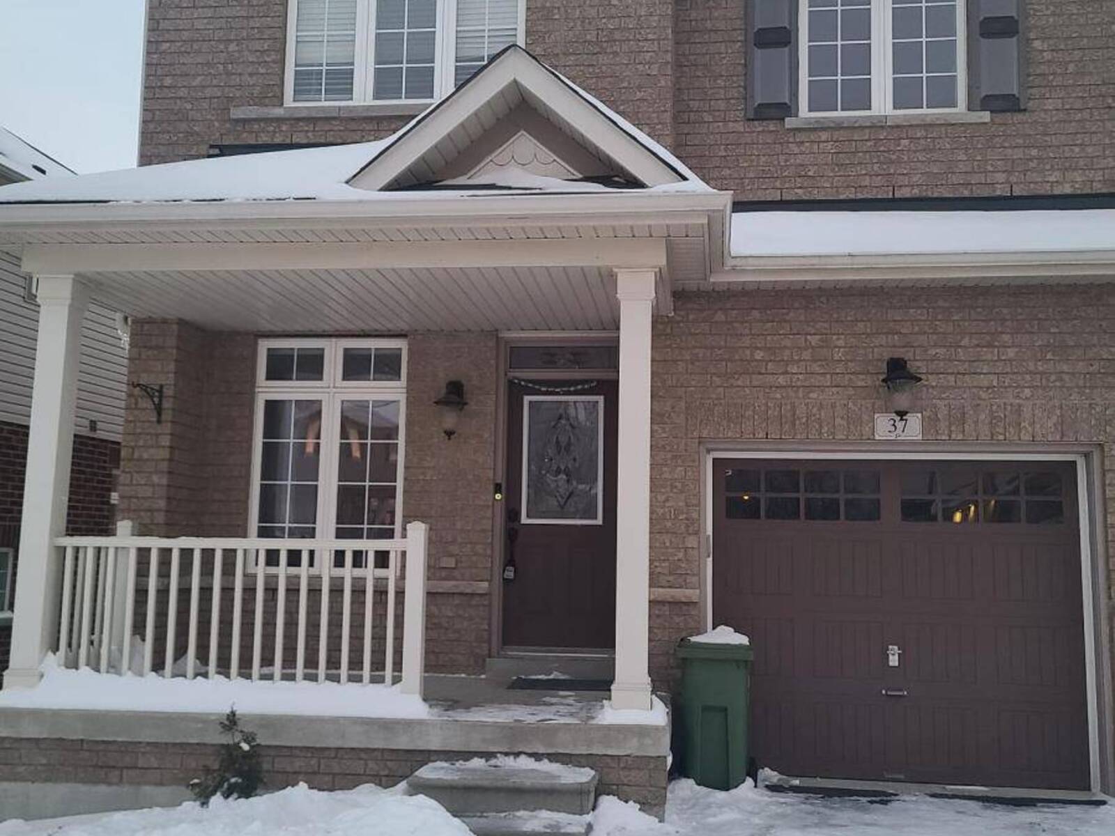 37 SADIELOU BOULEVARD, Hamilton, Ontario L8B 0T2