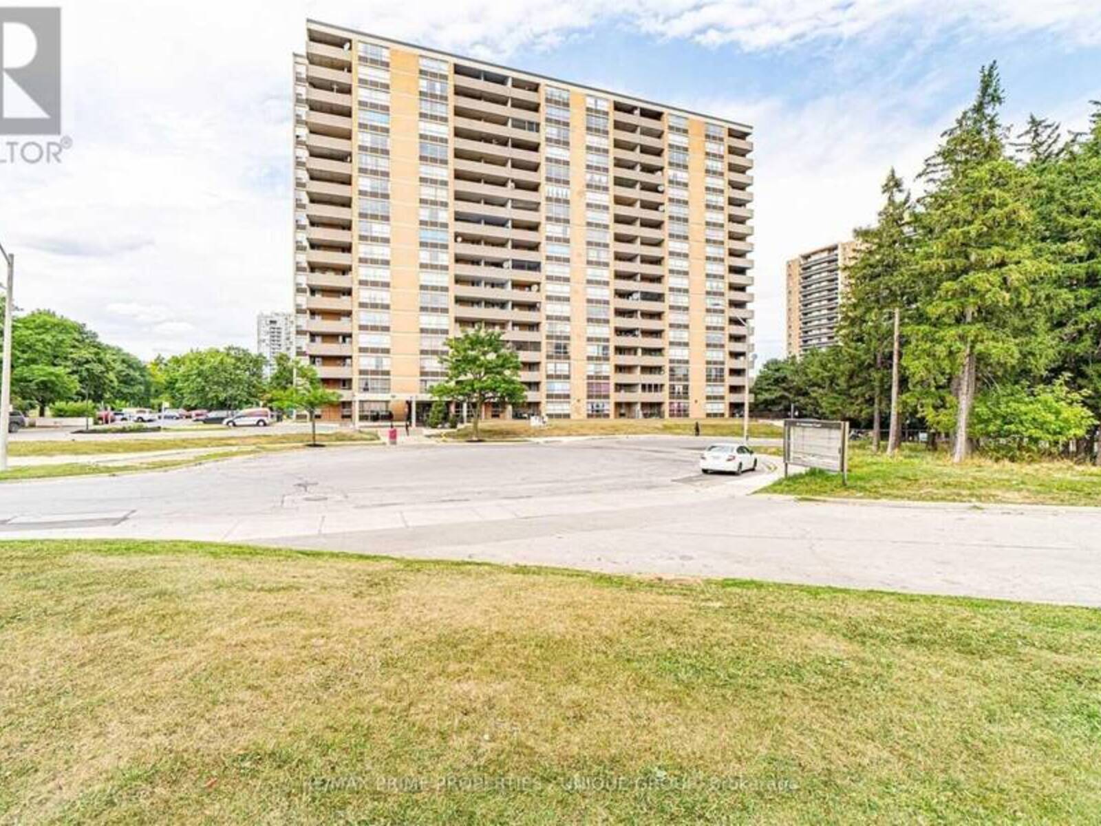 806 - 40 PANORAMA COURT, Toronto, Ontario M9V 4M1