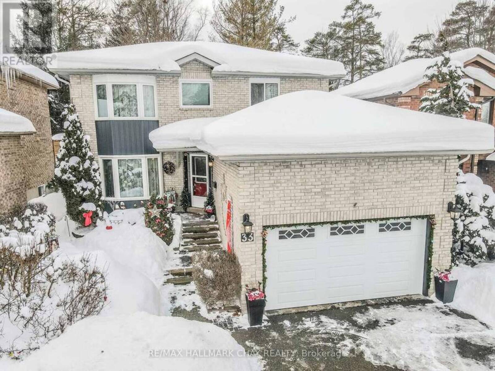 33 IRWIN DRIVE, Barrie, Ontario L4N 7A6