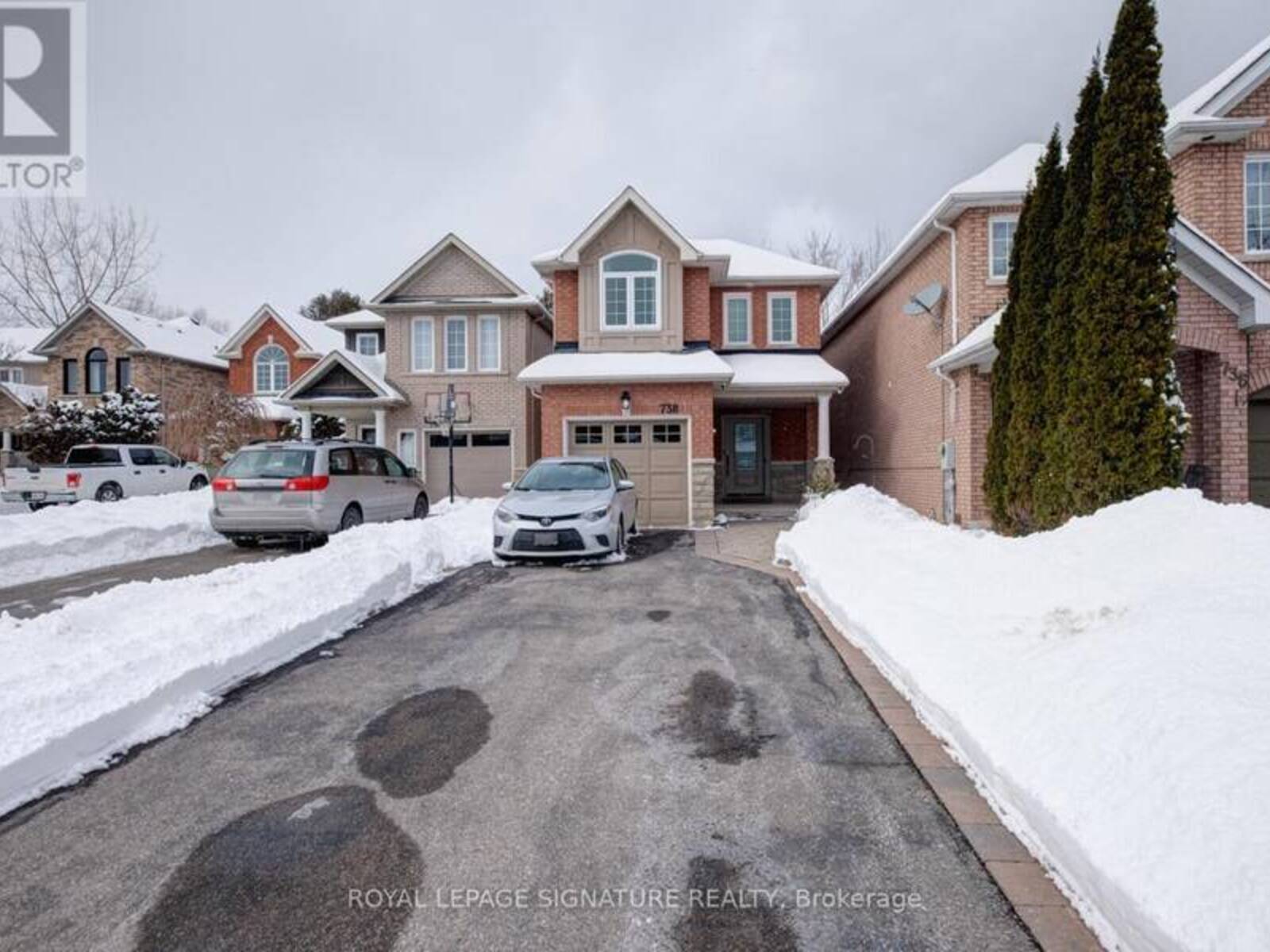 738 SWAN PLACE, Pickering, Ontario L1X 2V8