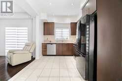 136 WESTBANK TRAIL | Hamilton Ontario | Slide Image Nine