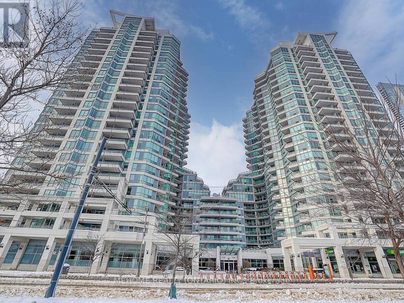 1710 - 228 QUEENS QUAY W, Toronto, Ontario M5J 2X1