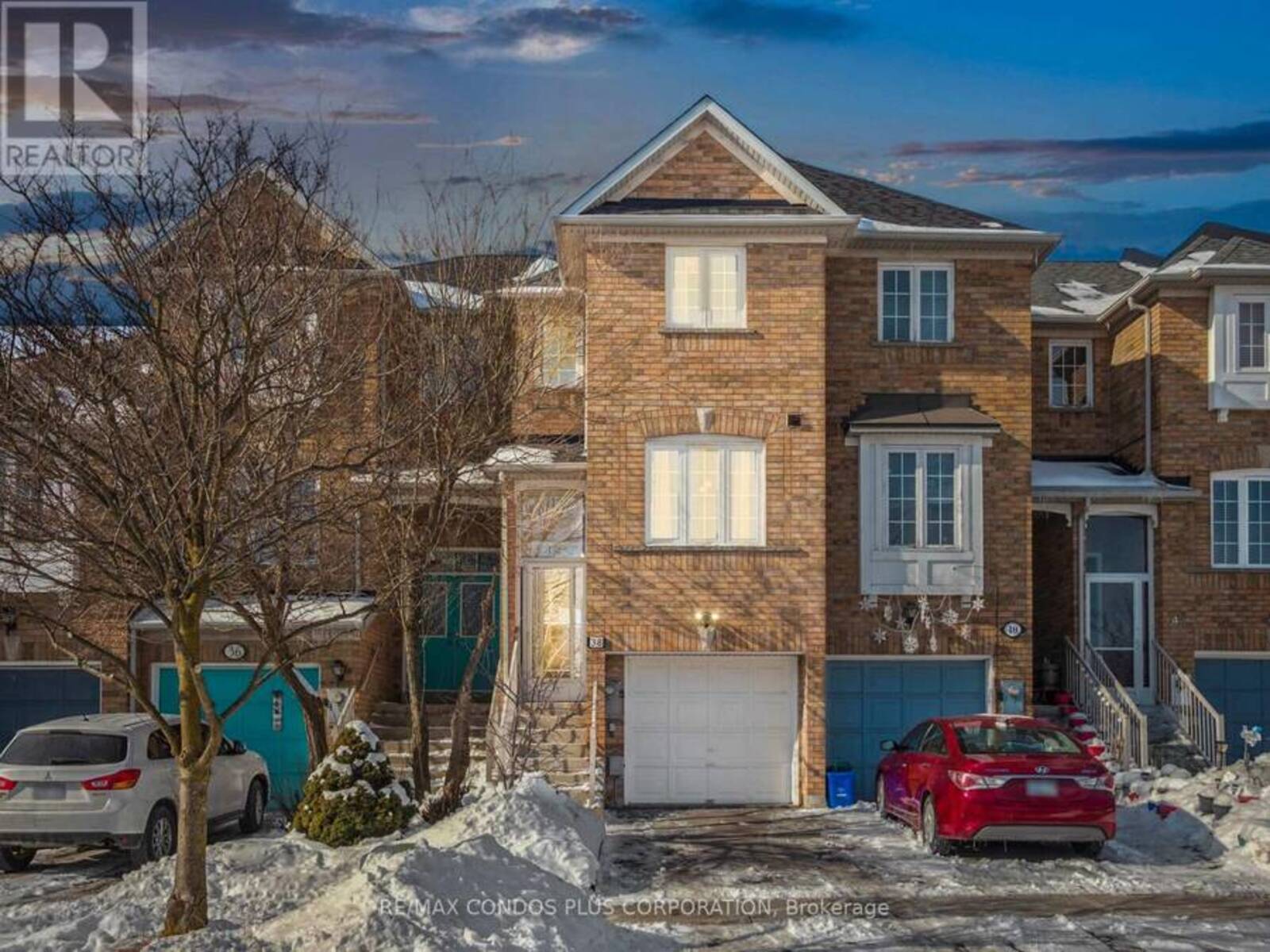 38 COBURG CRESCENT, Richmond Hill, Ontario L4B 4E1