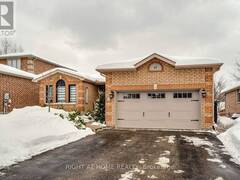 15 HORSFIELD DRIVE Barrie Ontario, L4N 7X8