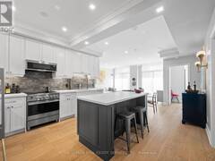 #422 - 25 EARLINGTON AVENUE Toronto Ontario, M8X 3A3