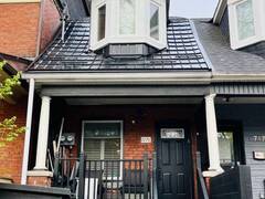 717 1/2 PALMERSTON AVENUE Toronto Ontario, M6G 2R2