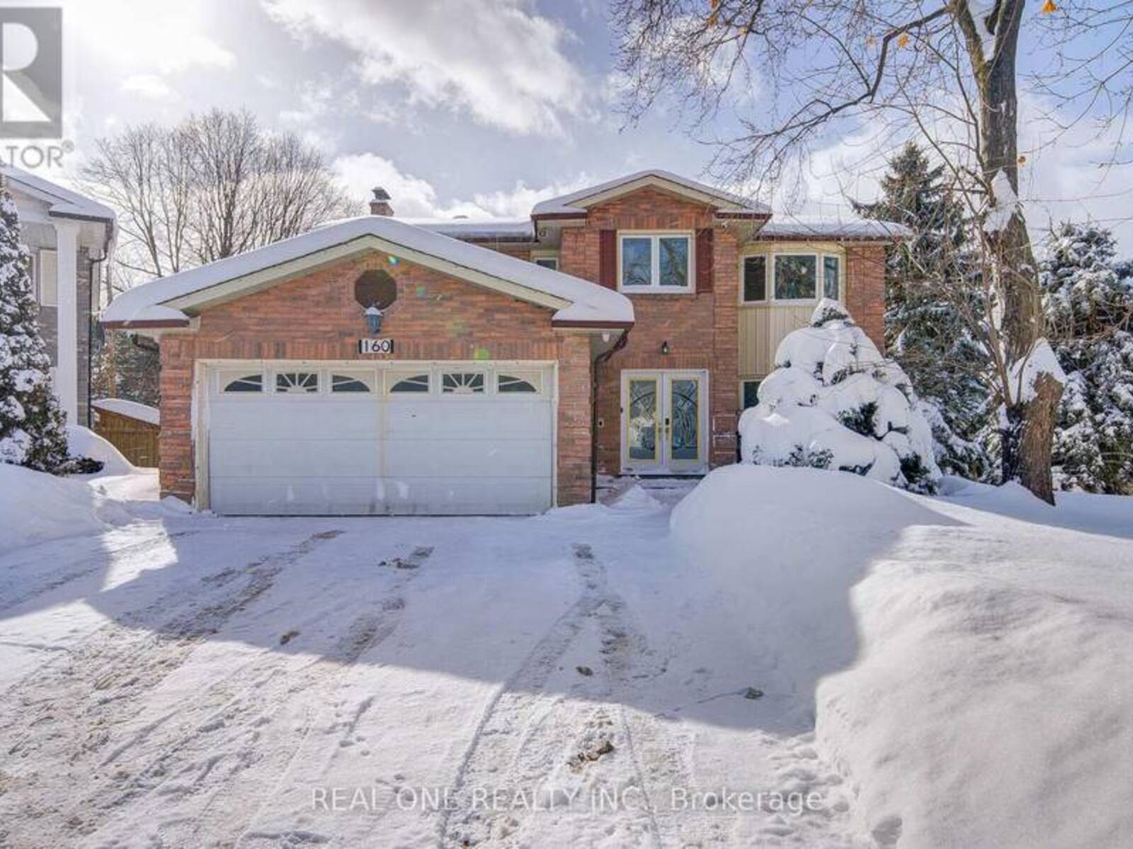 160 CAMBRIDGE COURT, Richmond Hill, Ontario L4C 6E7