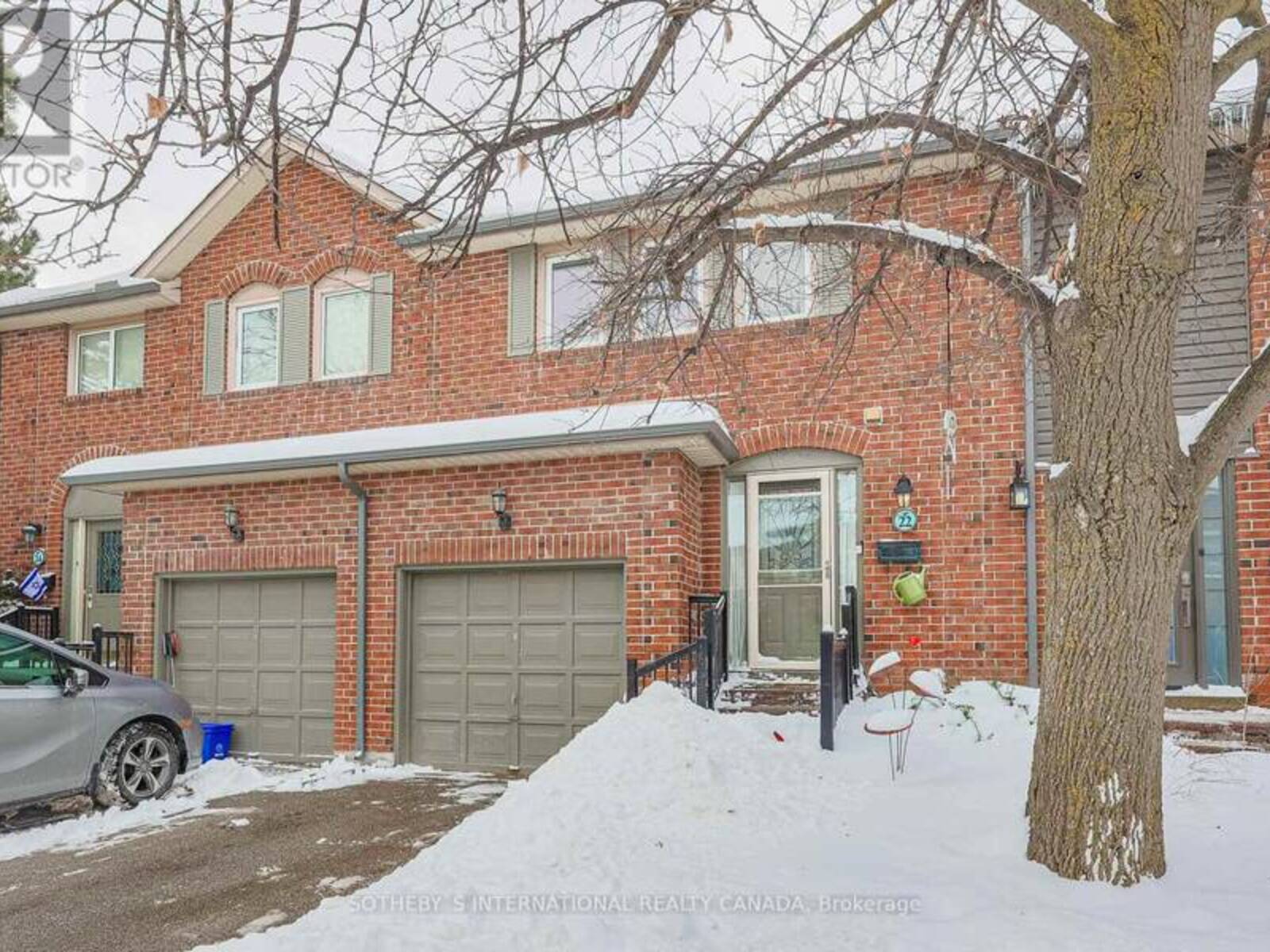 22 BEAUMONT PLACE, Vaughan, Ontario L4J 4X2