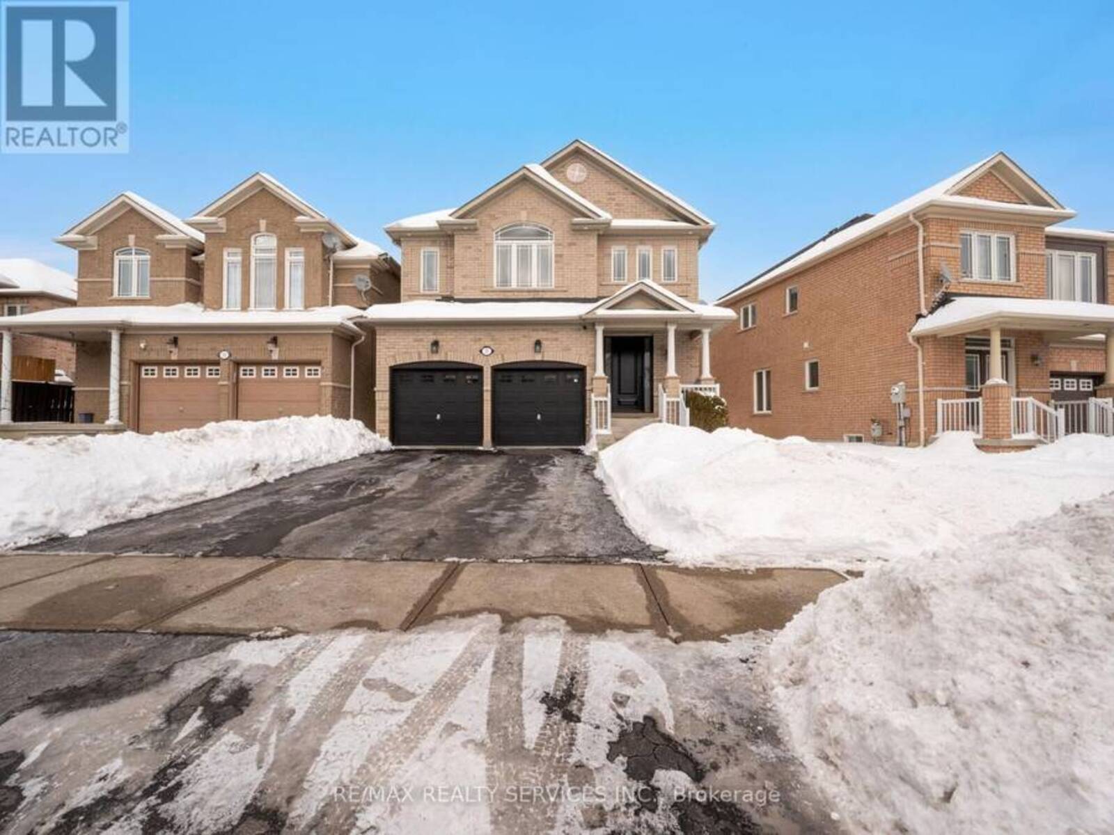 11 ANSBURY DRIVE, Brampton, Ontario L7A 3S8