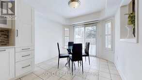 59 JORDANRAY BOULEVARD | Newmarket Ontario | Slide Image Thirteen